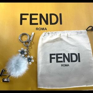 Fendi blue bugs light fd micro picni occhi charm